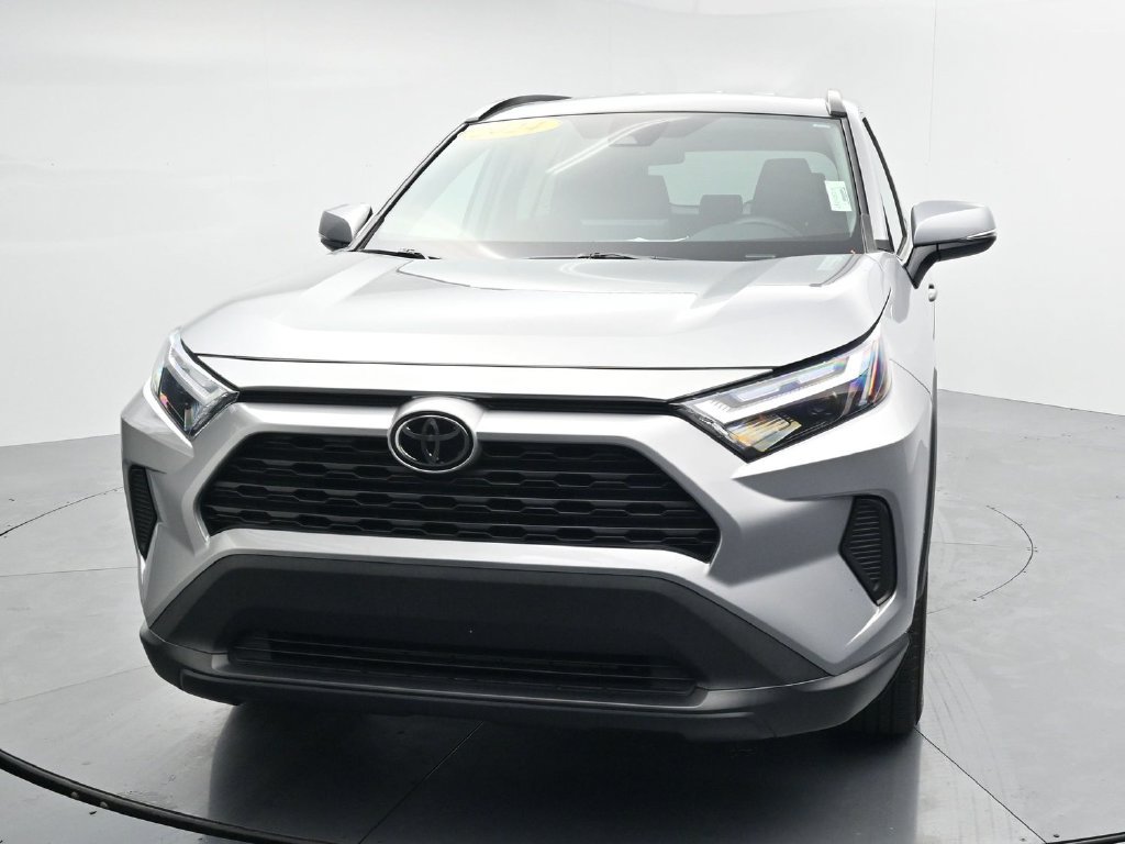 Used 2024 Toyota RAV4 XLE AWD/4WD image 3