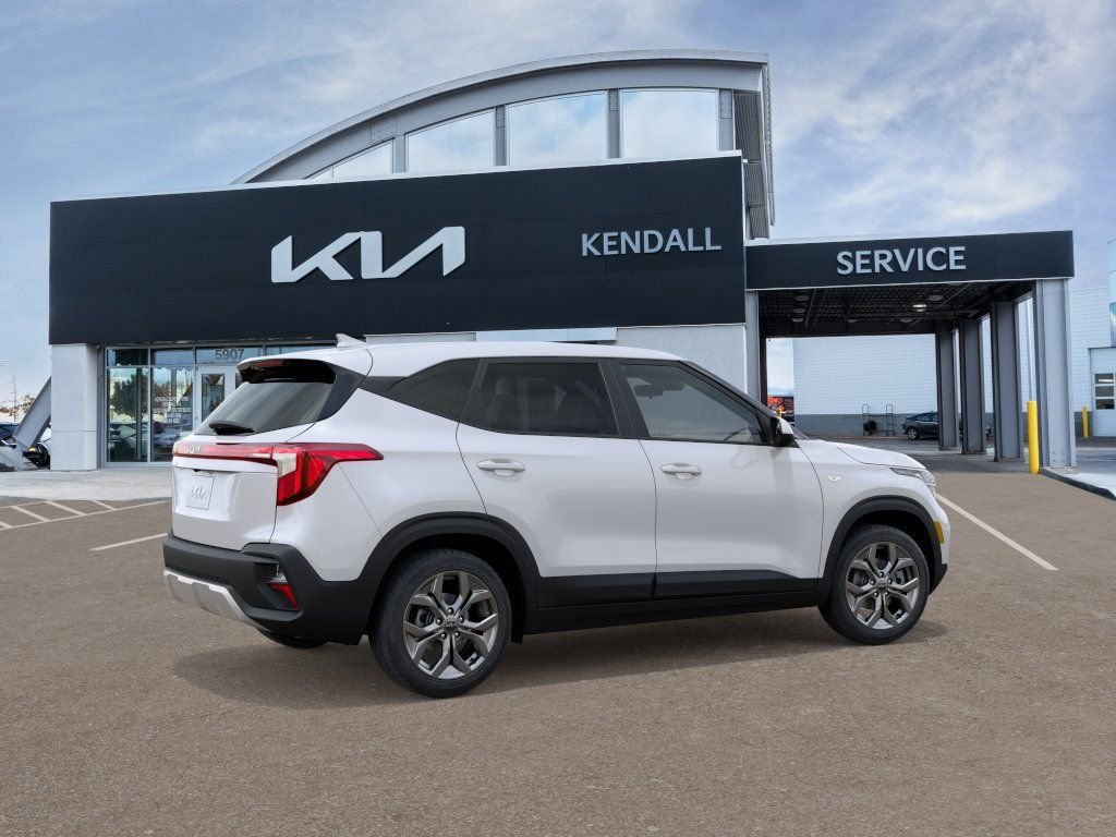 New 2026 Kia Seltos LX FWD image 6