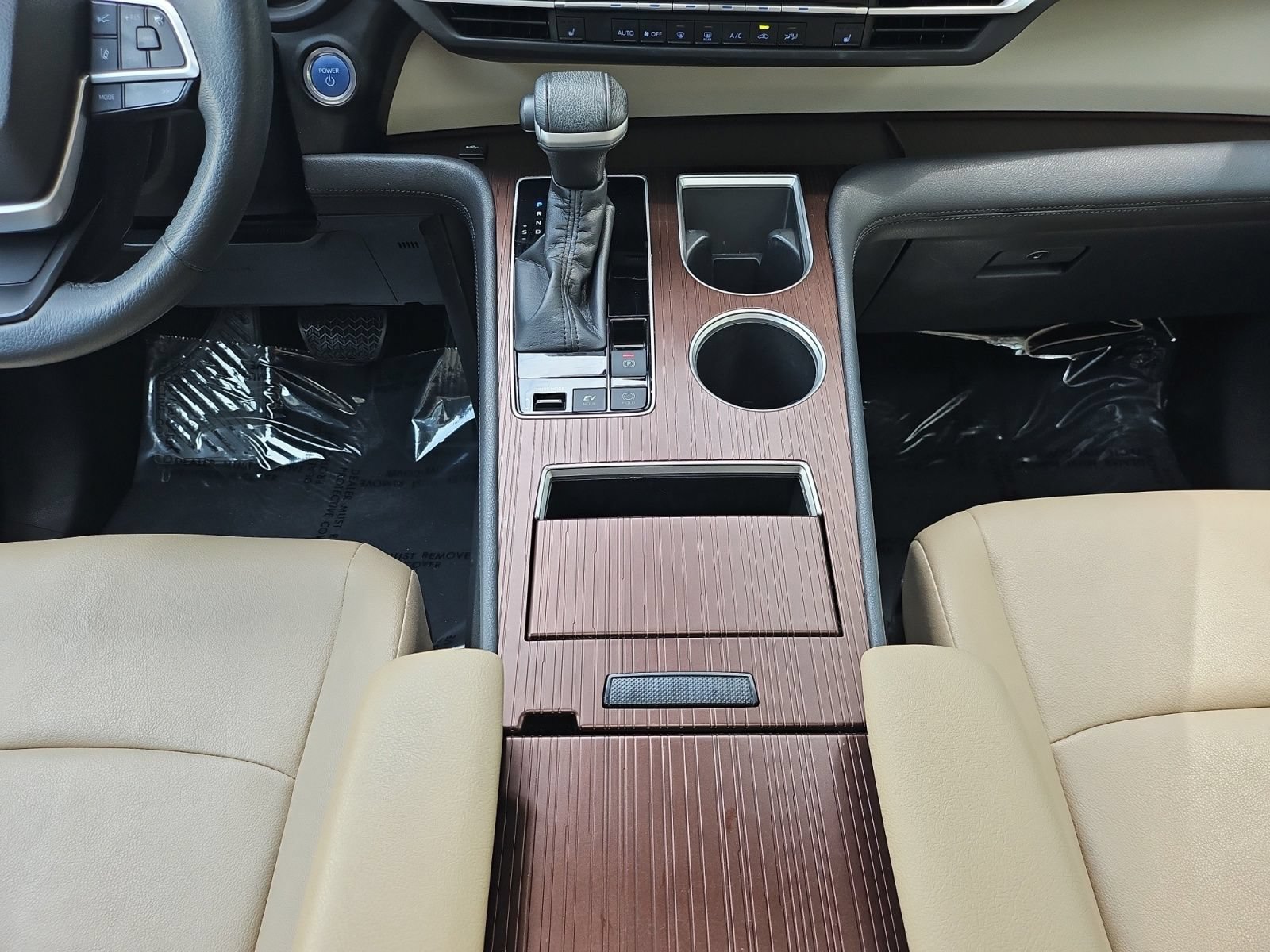 Used 2023 Toyota Sienna XLE FWD image 31