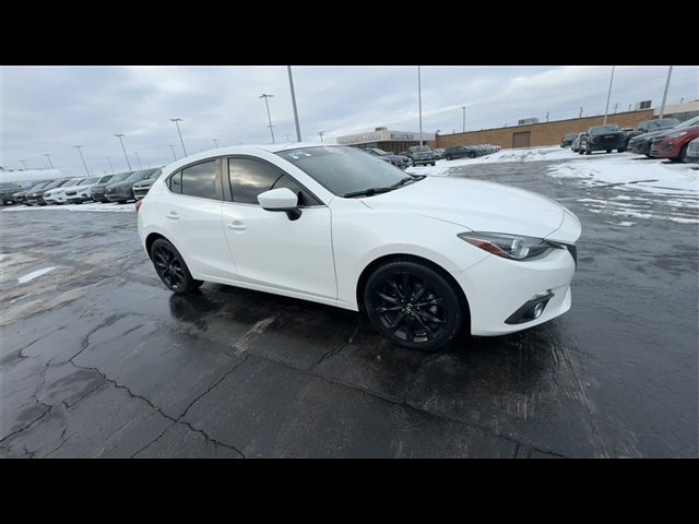 Used 2016 MAZDA MAZDA3 s Grand Touring image 2