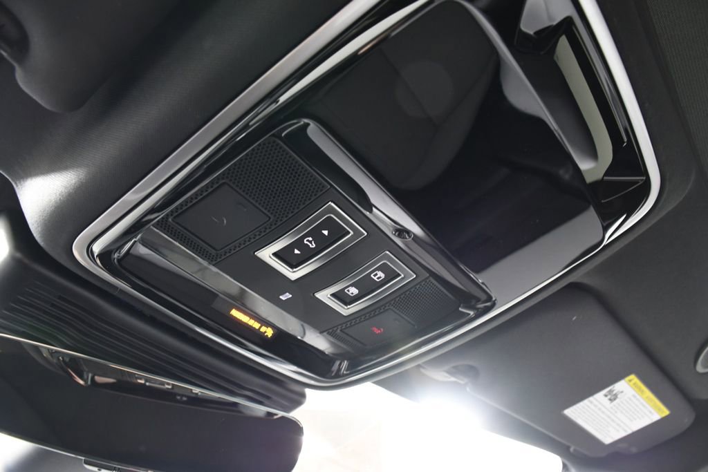 New 2026 Land Rover Range Rover Velar S AWD/4WD image 33