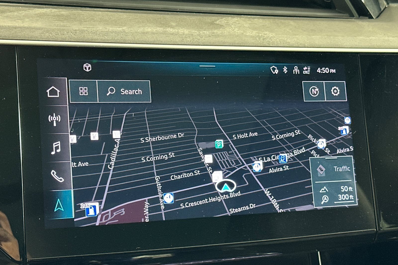 Used 2023 Audi e-tron Premium Plus w/ Premium Plus Package image 18