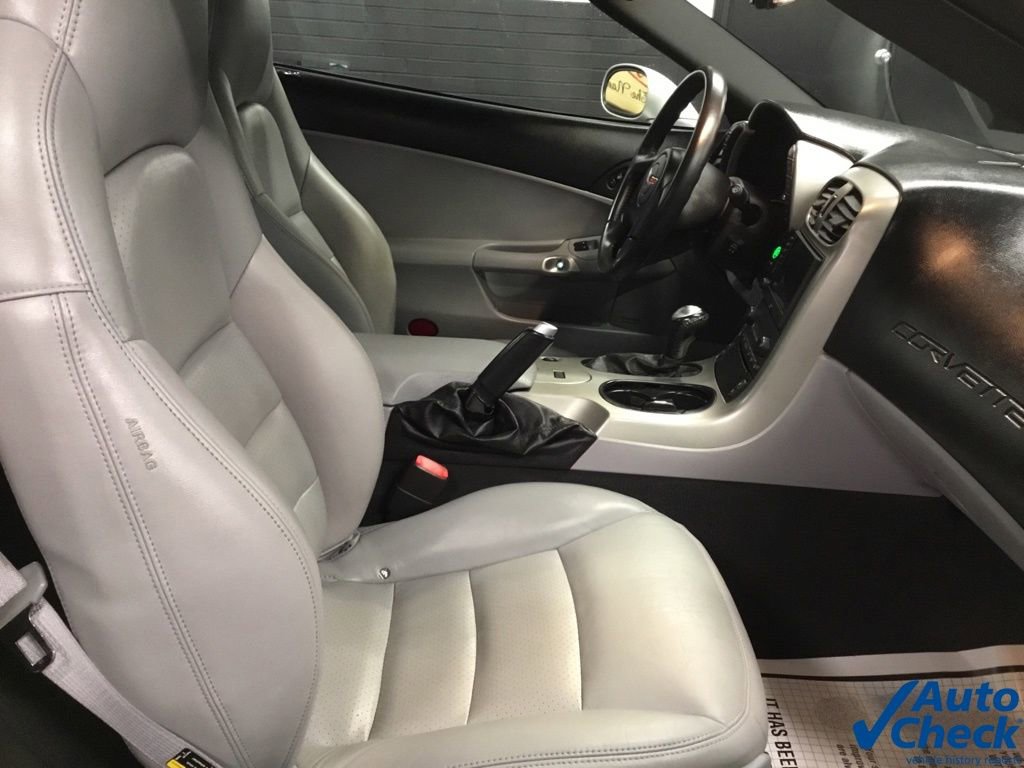 Used 2005 Chevrolet Corvette Convertible w/ Preferred Equipment Group image 34