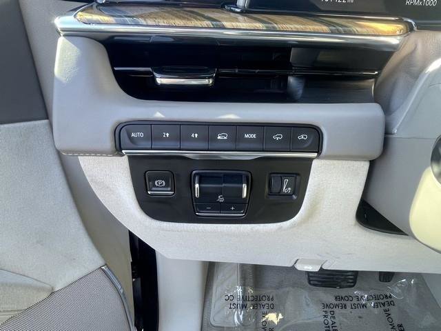 Used 2021 Cadillac Escalade ESV Premium Luxury Platinum image 15