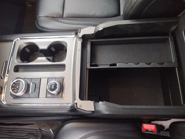 Used 2020 Ford Expedition XLT w/ Equipment Group 202A AWD/4WD image 31