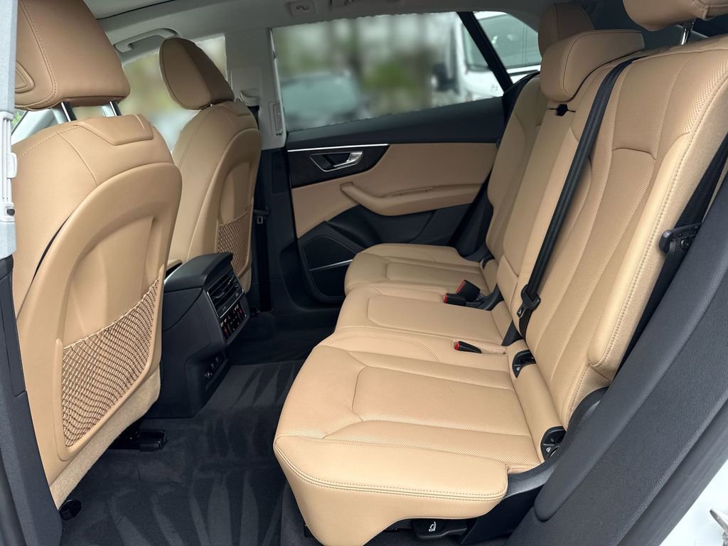 Used 2021 Audi Q8 Premium Plus w/ Premium Plus Package image 24