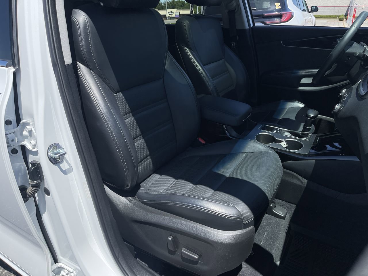 Used 2018 Kia Sorento SX FWD image 29