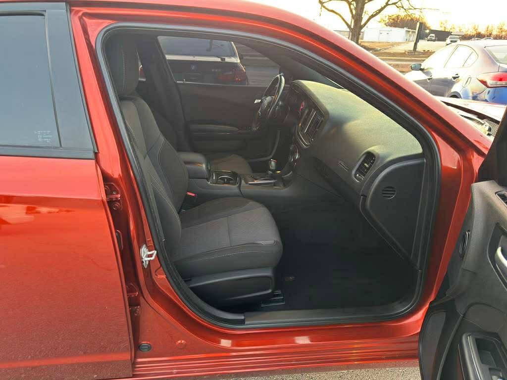 Used 2021 Dodge Charger SXT w/ Blacktop Package image 27