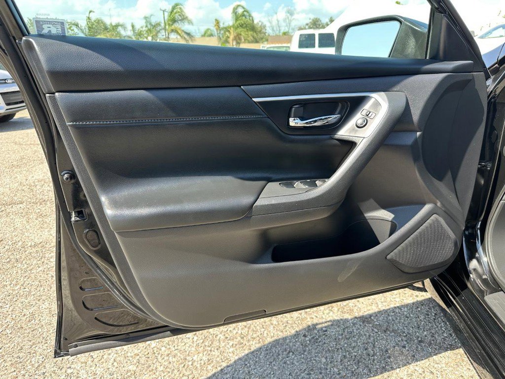 Used 2017 Nissan Altima 2.5 SR image 15