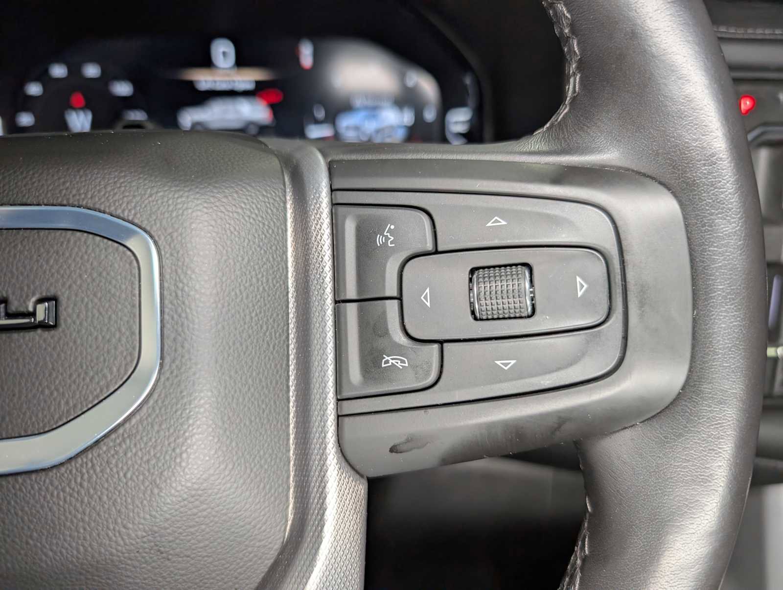 Used 2024 GMC Yukon Denali w/ Advanced Technology Package image 40