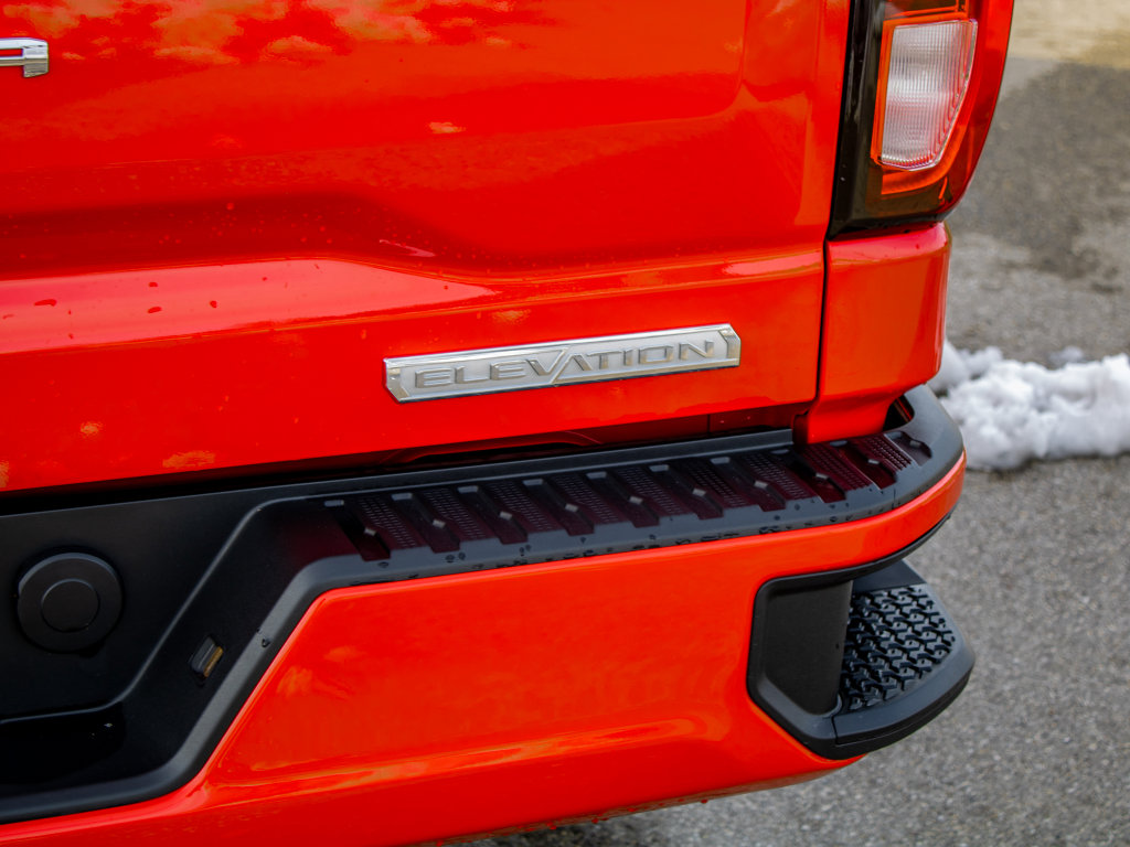 Used 2023 GMC Sierra 1500 Elevation image 9