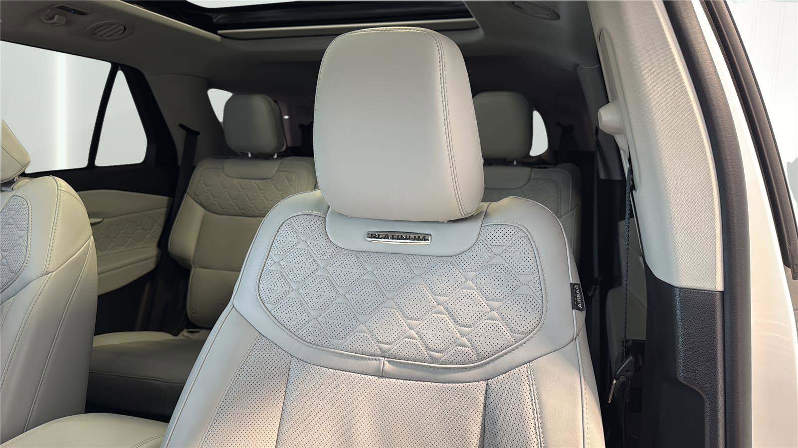 Used 2025 Ford Explorer Platinum w/ Ultimate Package AWD/4WD image 25