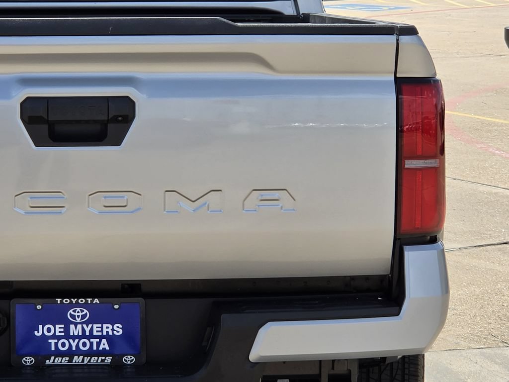 Used 2026 Toyota Tacoma SR5 AWD/4WD image 9