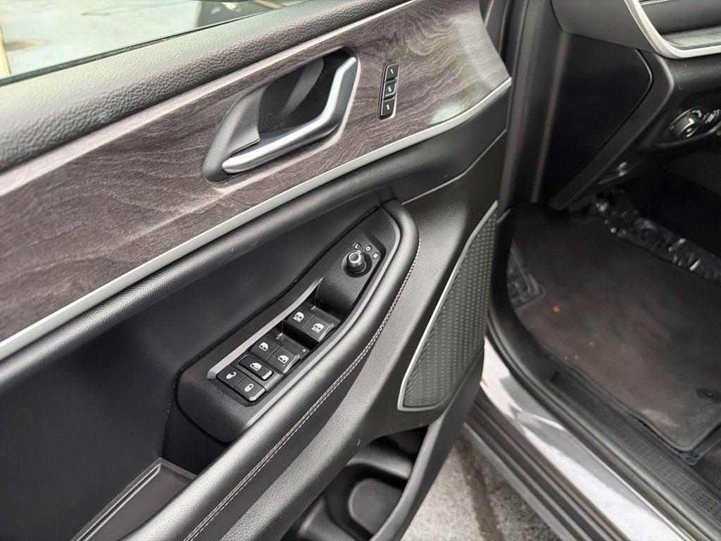 Used 2022 Jeep Grand Cherokee L Limited AWD/4WD image 46