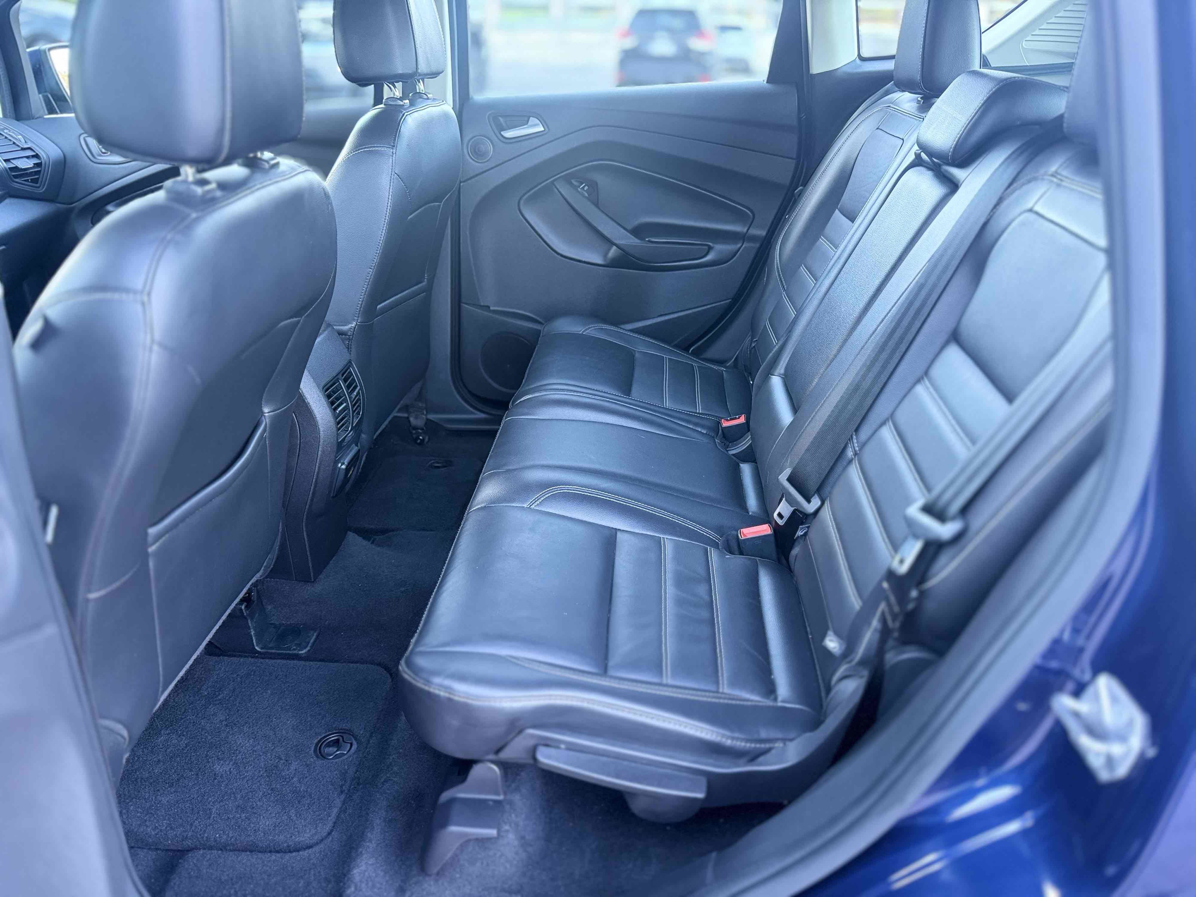 Used 2017 Ford C-MAX Energi Titanium FWD image 20