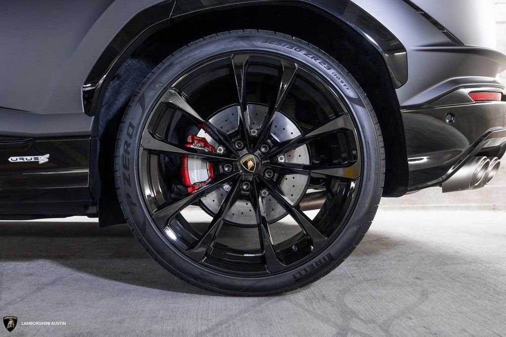 Used 2024 Lamborghini Urus S AWD/4WD image 9