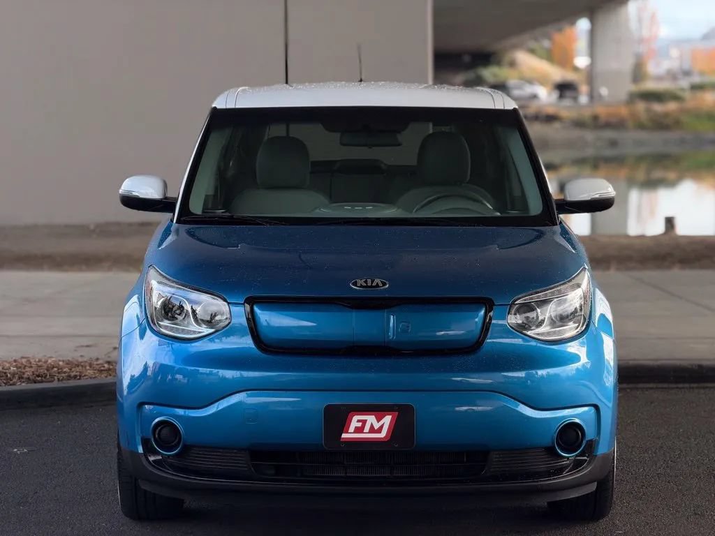 Used 2016 Kia Soul EV FWD image 3