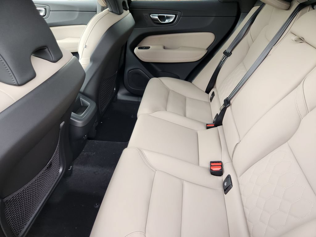 New 2026 Volvo XC60 B5 Plus w/ Protection Package Premier AWD/4WD image 19