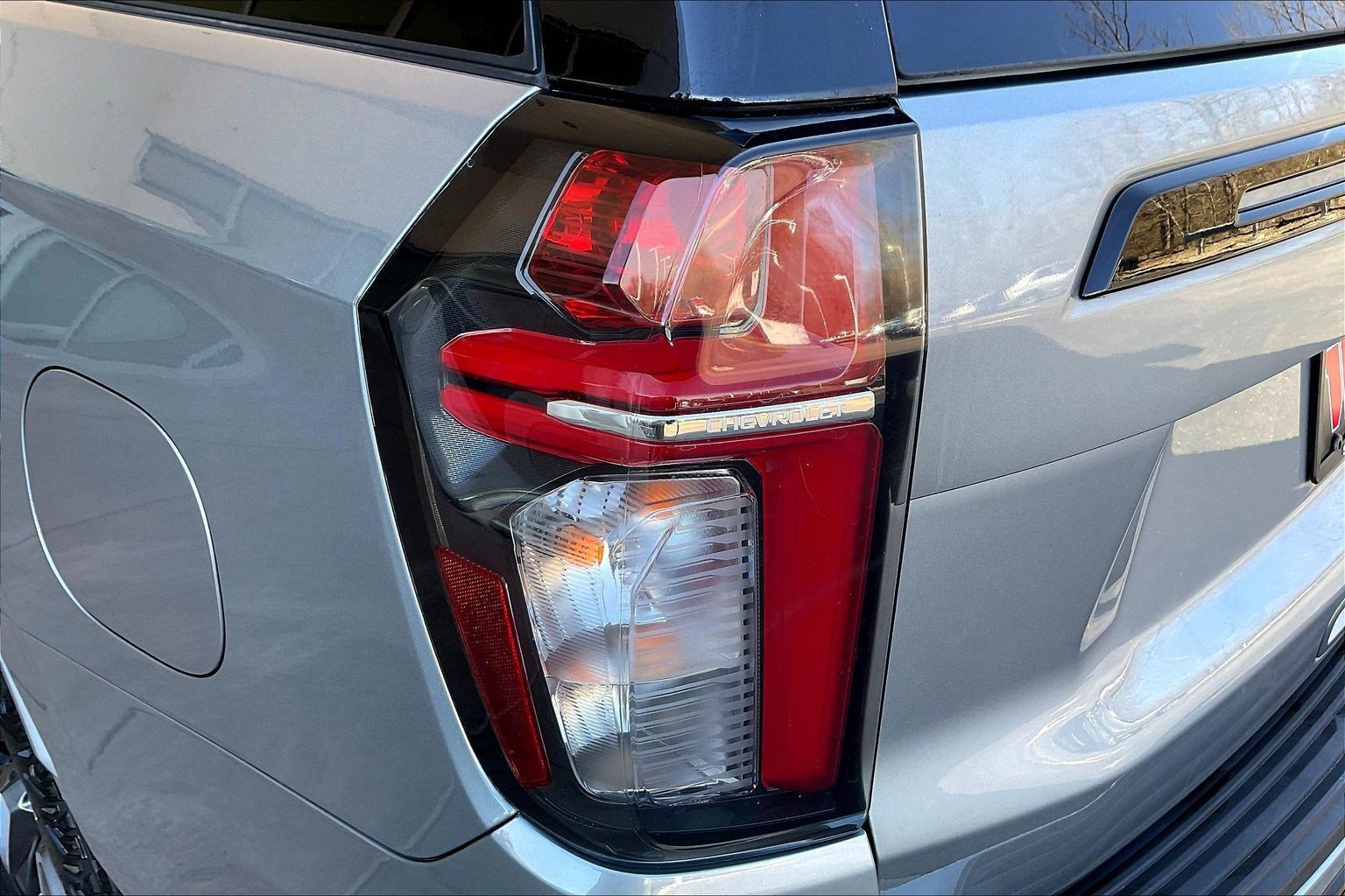 Used 2023 Chevrolet Suburban Z71 w/ Luxury Package image 23