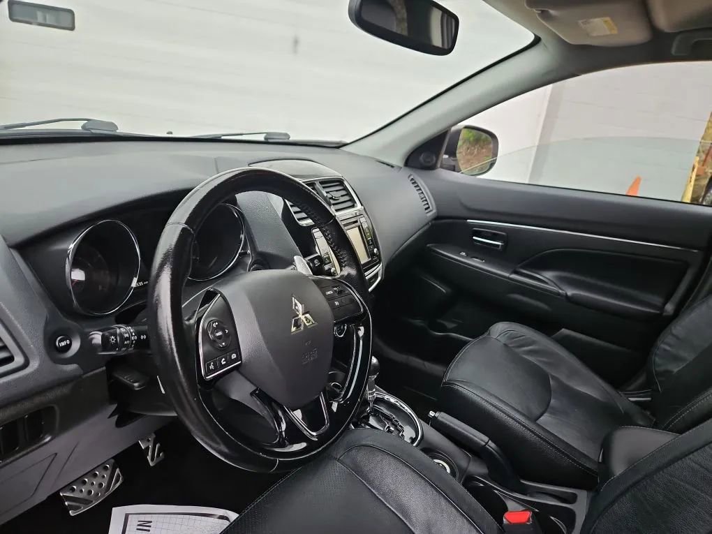 Used 2016 Mitsubishi Outlander Sport SEL AWD/4WD image 20