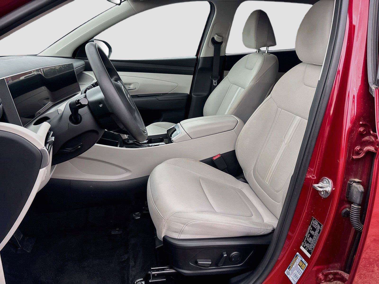 Certified 2025 Hyundai Tucson SEL AWD/4WD image 5