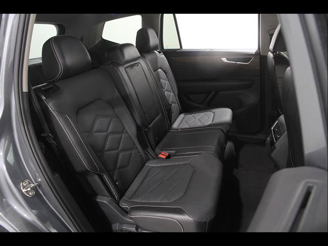 Certified 2025 Volkswagen Atlas SE AWD/4WD image 16