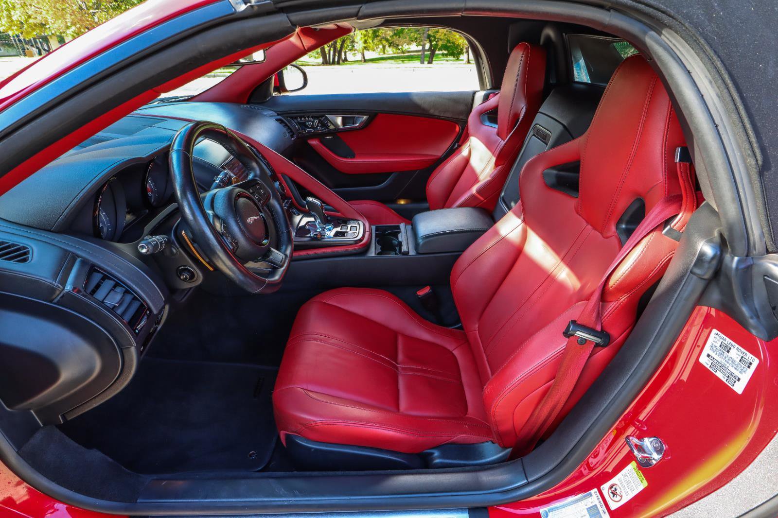 Used 2014 Jaguar F-TYPE S image 41