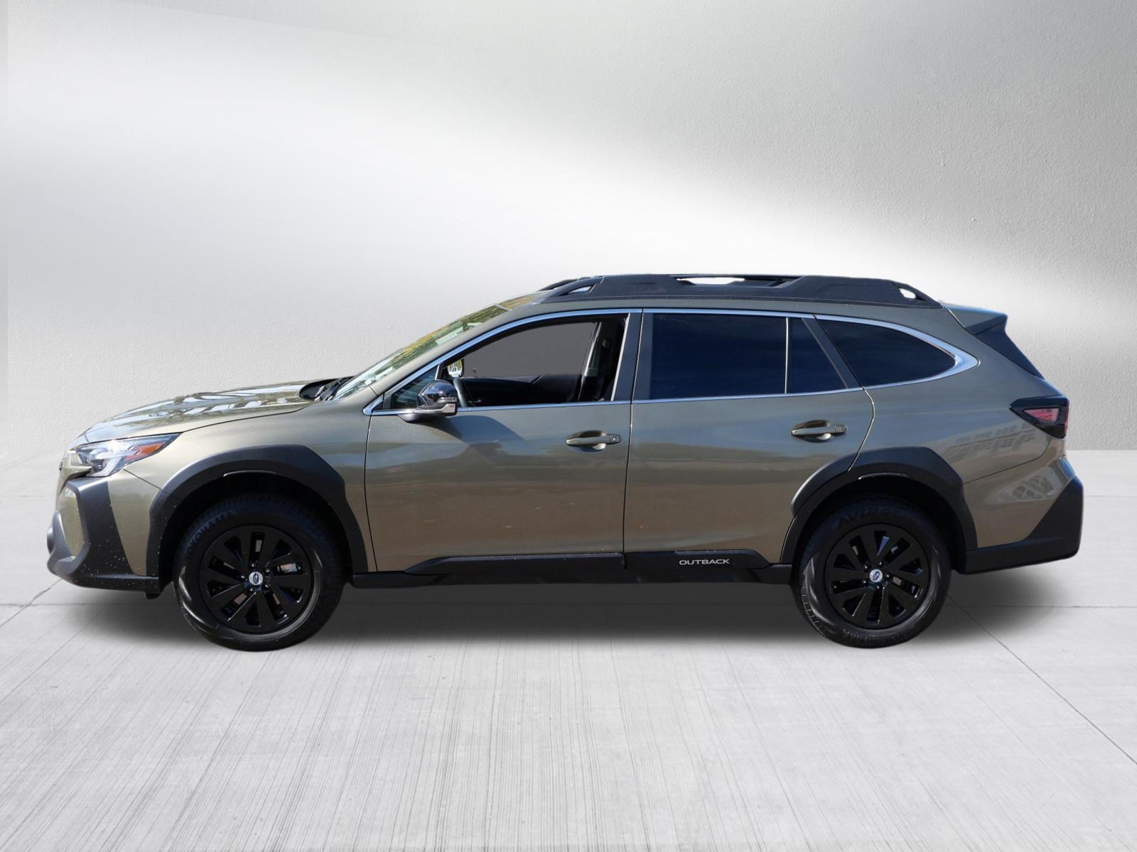 Used 2025 Subaru Outback Premium AWD/4WD image 4