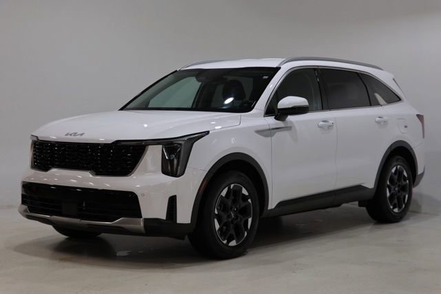 Used 2025 Kia Sorento S FWD image 3