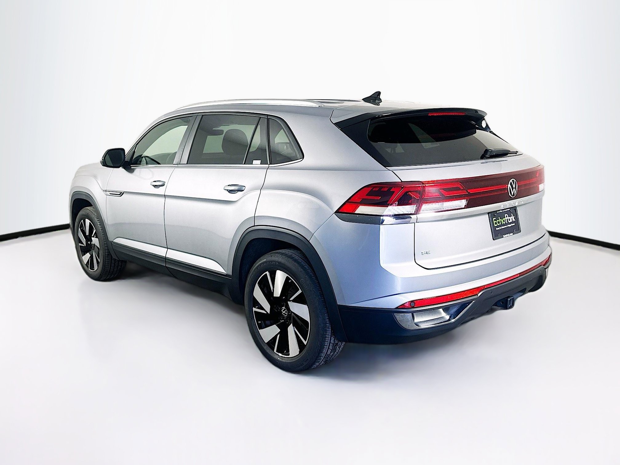 Used 2025 Volkswagen Atlas Cross Sport SE FWD image 5