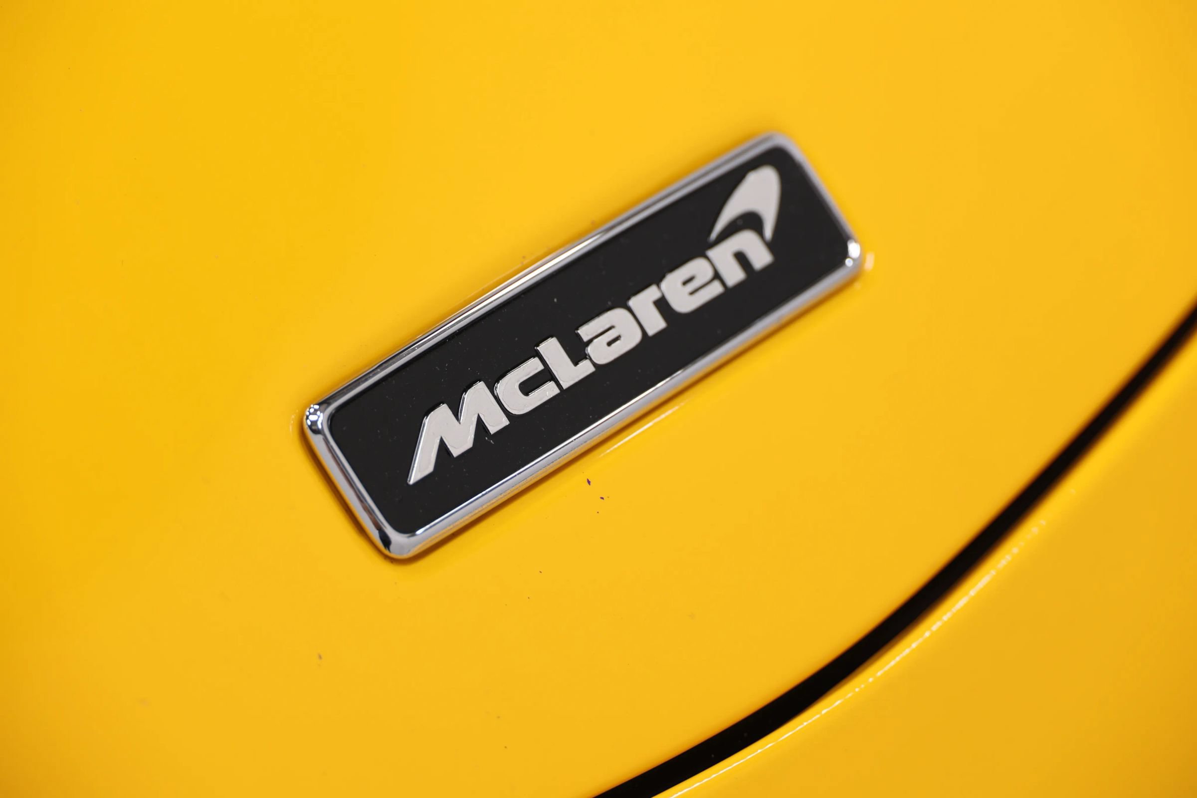 Used 2023 McLaren Artura RWD image 93