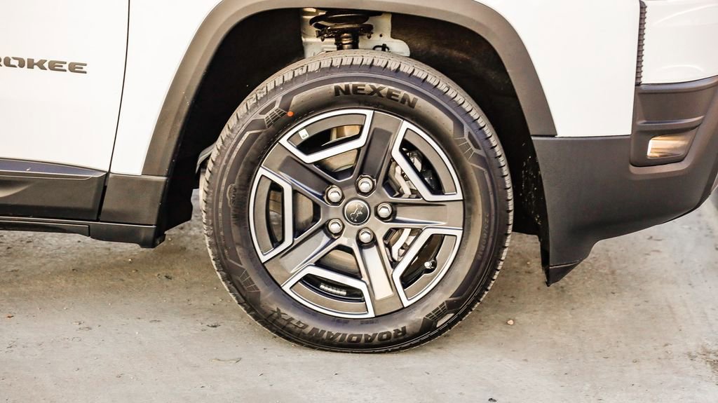 New 2026 Jeep Cherokee Limited AWD/4WD image 11