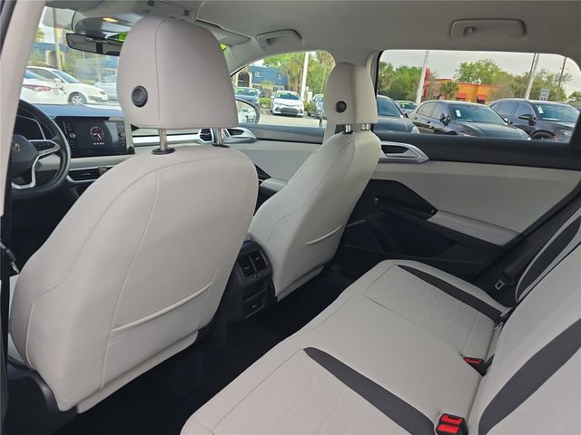 Used 2025 Volkswagen Taos SE image 10