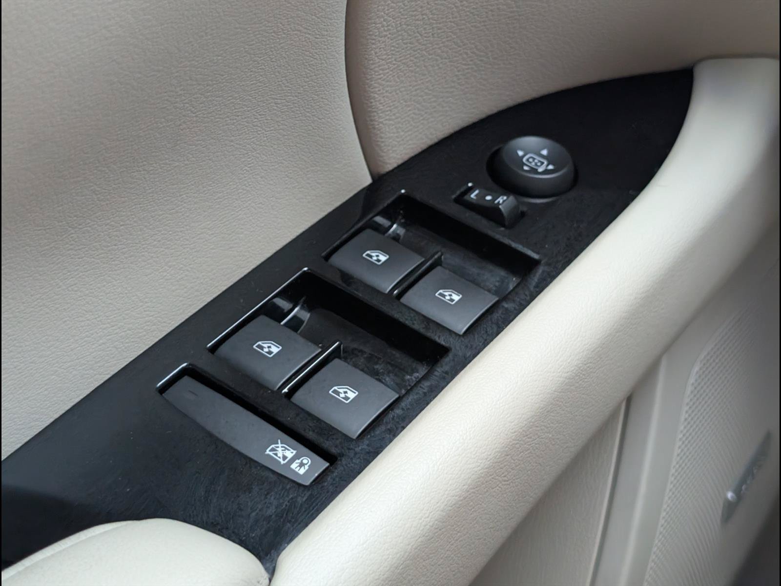 Used 2014 Cadillac XTS Luxury w/ Driver Awareness Package FWD image 19