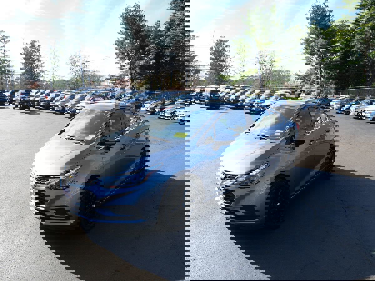 Used 2018 Chevrolet Cruze LT w/ Convenience Package