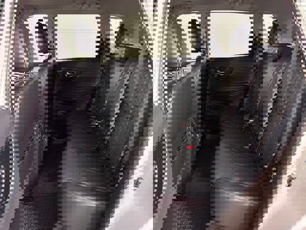 Used 2017 Nissan Rogue SL w/ SL Premium Package image 36