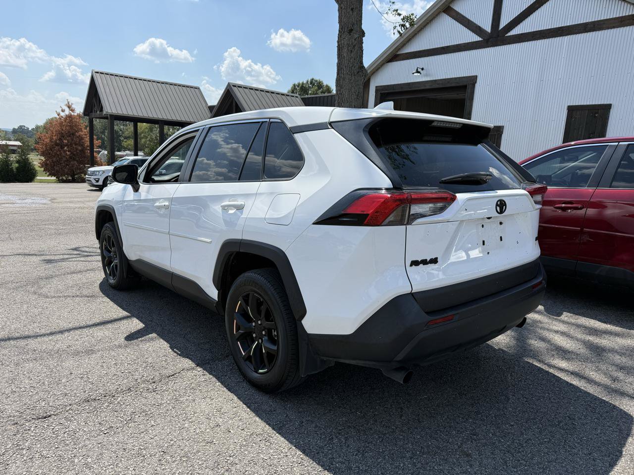 Used 2023 Toyota RAV4 LE FWD image 3
