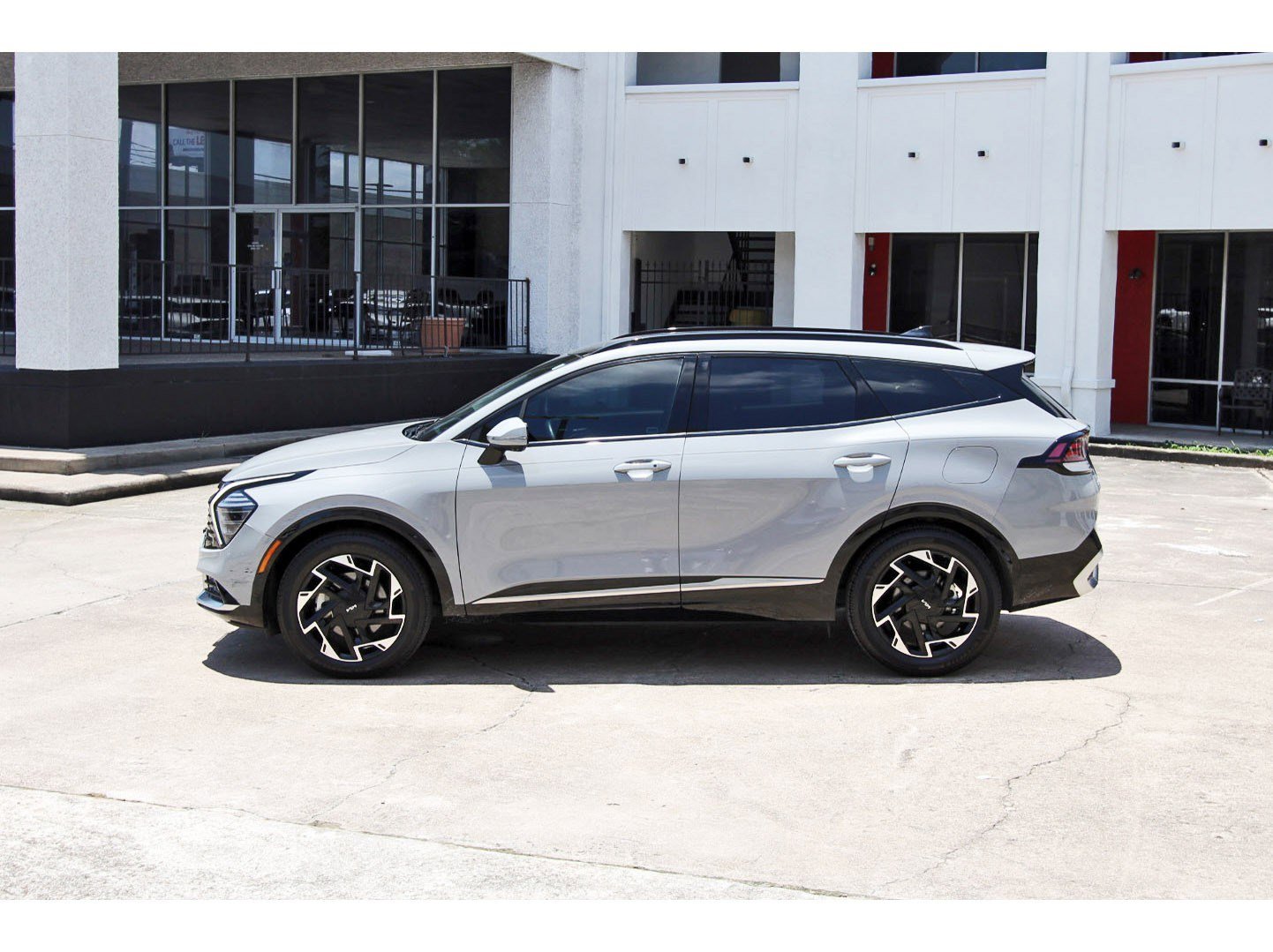 Certified 2023 Kia Sportage SX FWD image 4