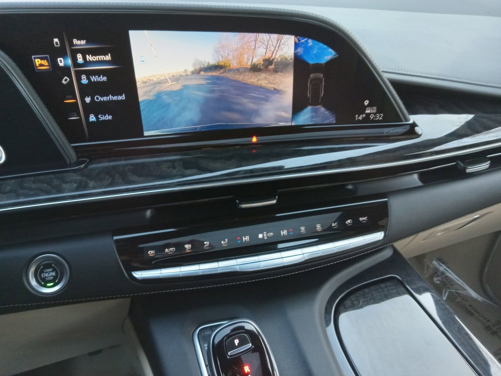 Used 2021 Cadillac Escalade ESV Premium Luxury image 18