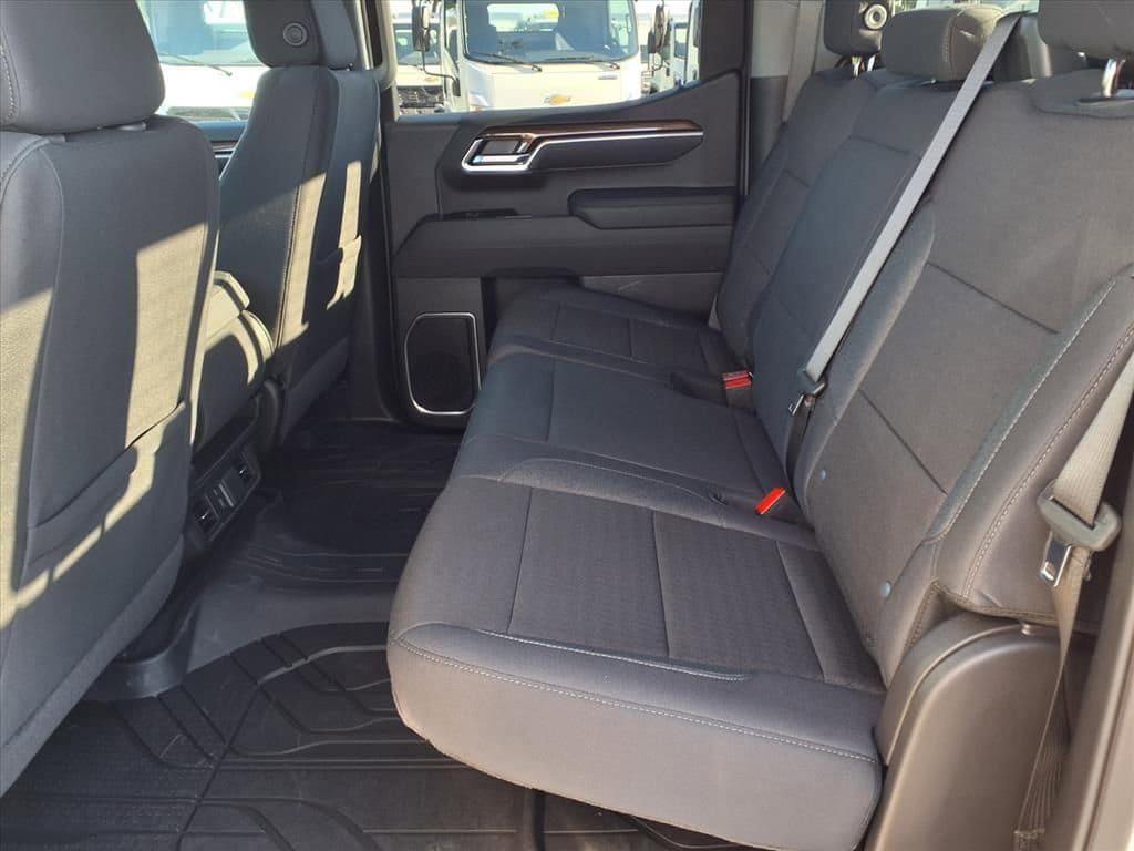 New 2026 Chevrolet Silverado 1500 LT w/ Safety Package RWD image 9