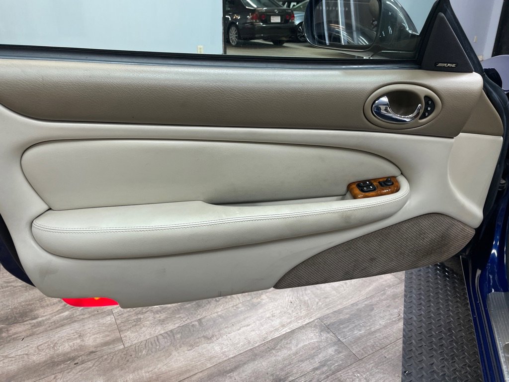 Used 2003 Jaguar XK8 Convertible image 22