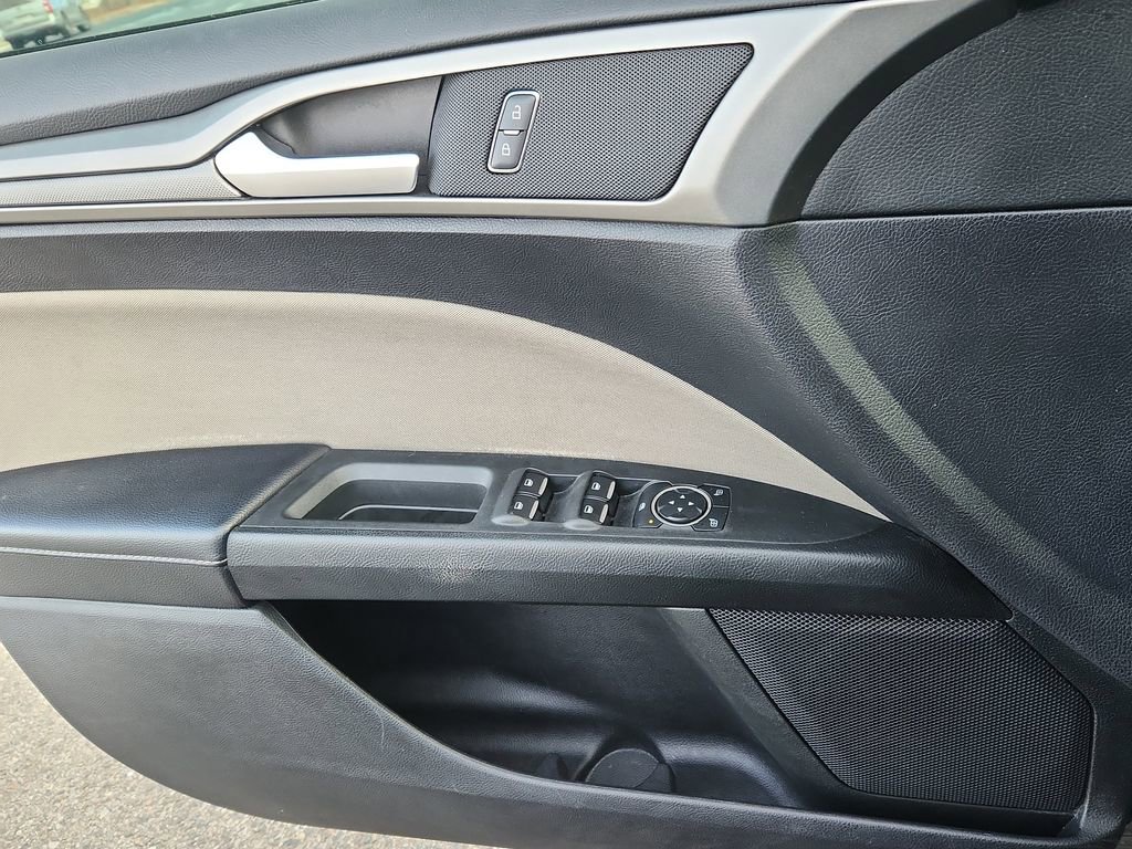 Used 2019 Ford Fusion S image 8
