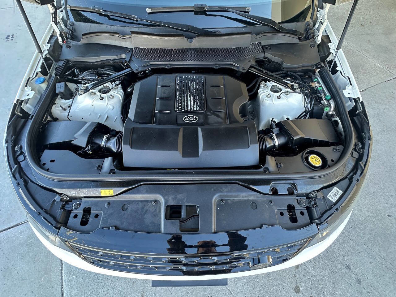 Used 2017 Land Rover Discovery HSE Luxury image 37