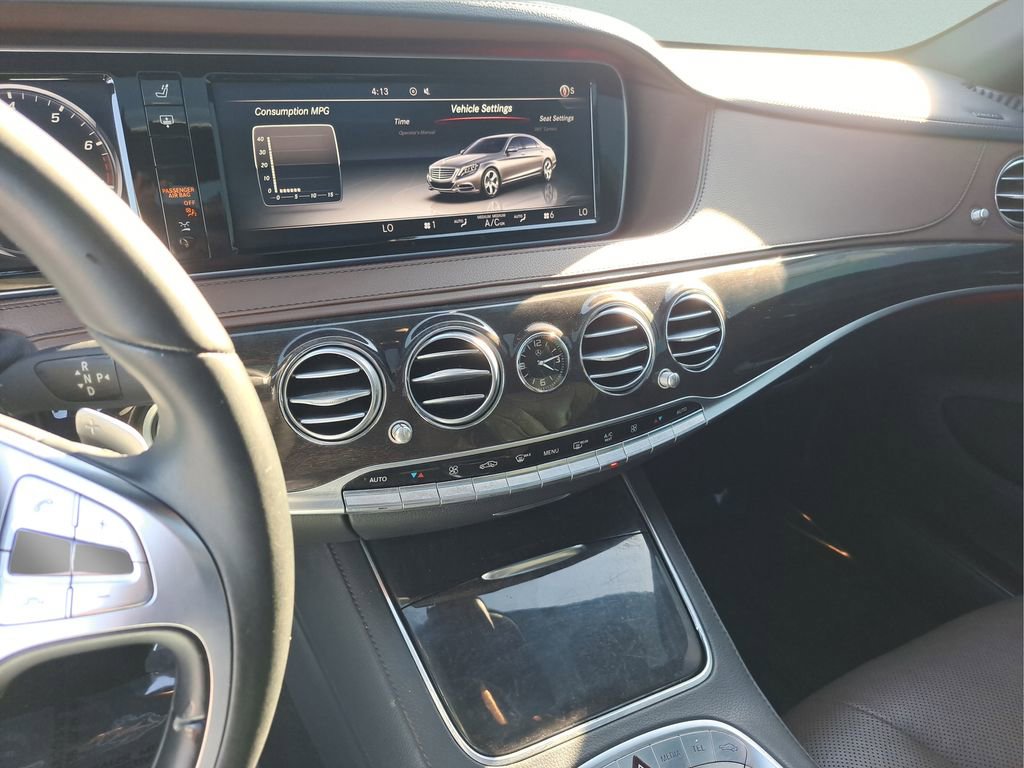 Used 2017 Mercedes-Benz S 550 Sedan image 22