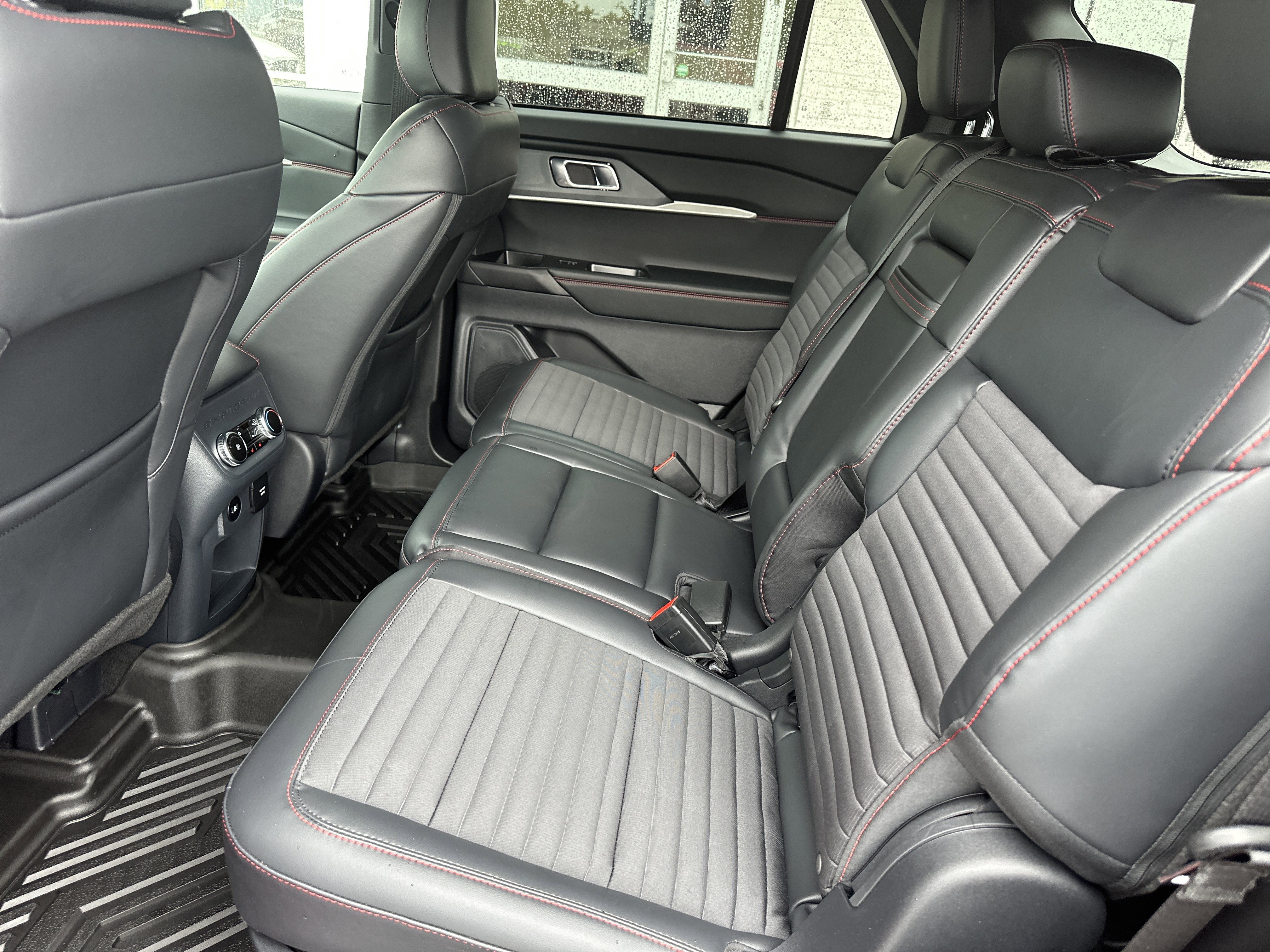 Used 2026 Ford Explorer ST-Line w/ Premium Package RWD image 10