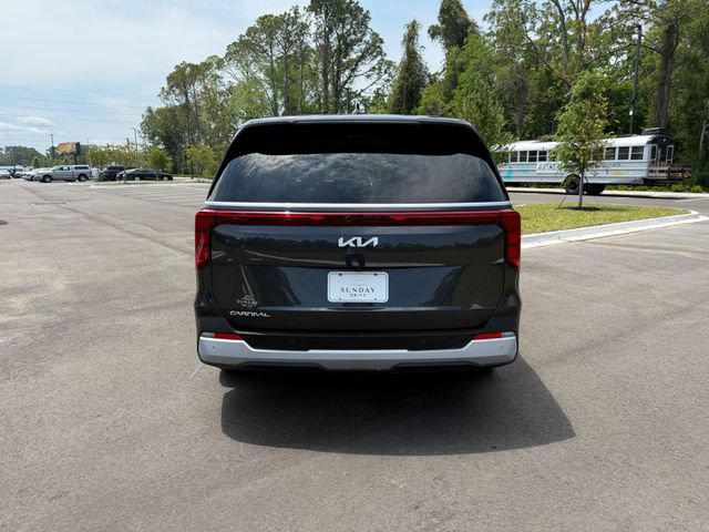 Used 2025 Kia Carnival FWD image 4