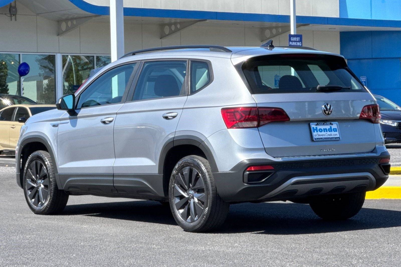 Used 2022 Volkswagen Taos S FWD image 3