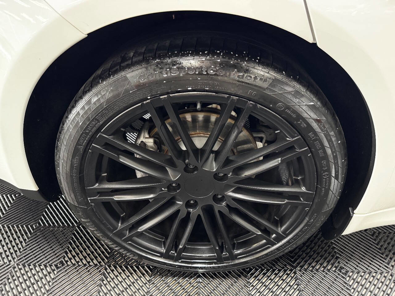 Used 2015 Porsche Panamera 4 image 17