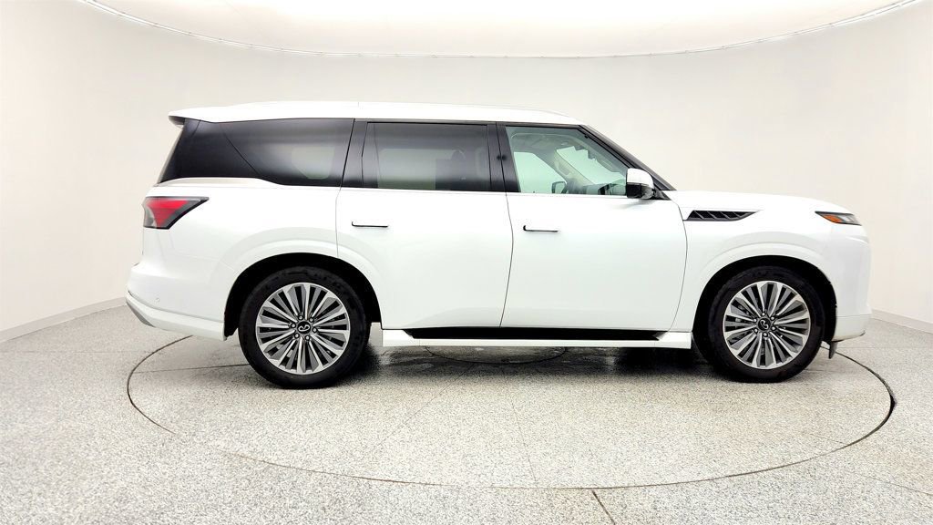 Used 2025 INFINITI QX80 Sensory image 4