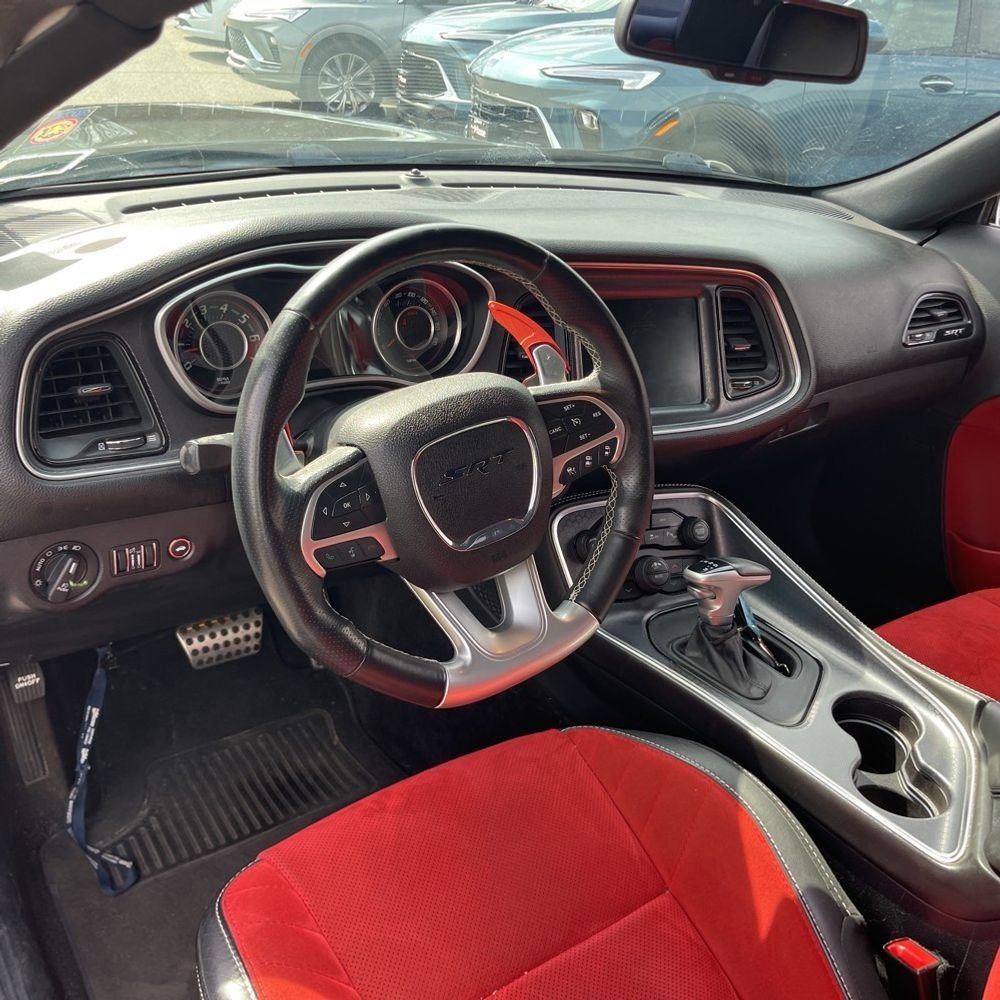 Used 2016 Dodge Challenger SRT w/ Technology Group image 9